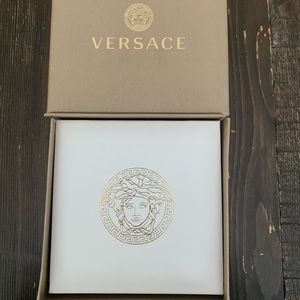 Versace Dafne Vff030013 stainless steel watch.